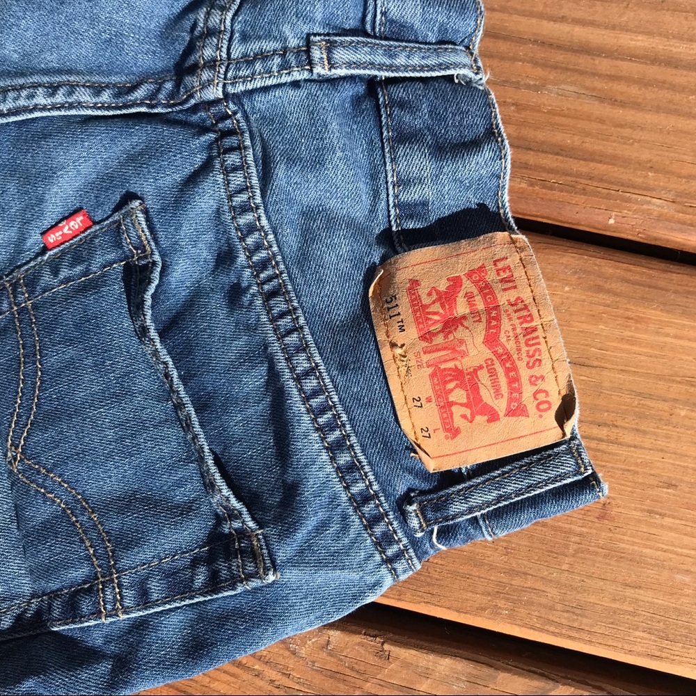 SOLD Levi cutoffs - Picture 4 of 4